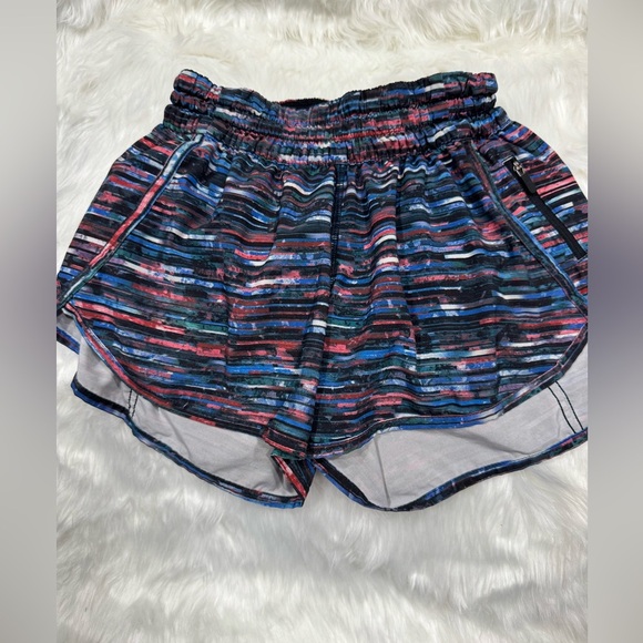 Lululemon Tracker Multi color  Short V 4" - Picture 2 of 11